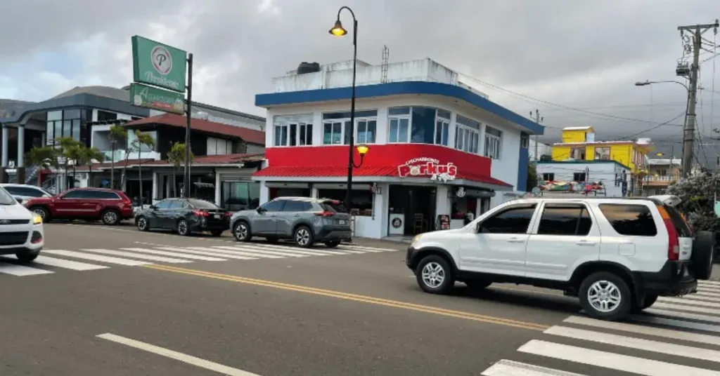 Restaurante en el malecón de Puerto Plata como ejemplo de éxito de una SRL en República Dominicana