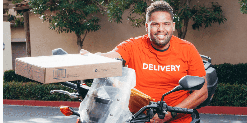 imagen-de-emprendedor-trabajndo-mostrando-la-idea-de-impuestos-para-microempresas-en- República-Dominicana